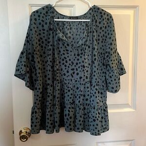 Like new green dotted blouse